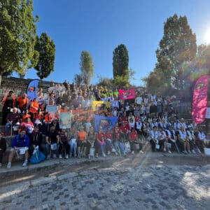 WORLD CLEANUP DAY BERLIN 2024, Cleanup im Mauerpark von ALLES IM FLUSS, einer Initiative von wirBERLIN