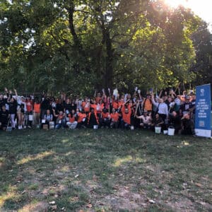 WORLD CLEANUP DAY BERLIN 2024, Cleanup im Treptower Park von ALLES IM FLUSS, einer Initiative von wirBERLIN