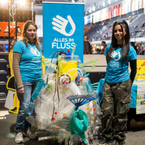 Zero-Waste-Spieltag der BR Volleys 2024, Infostand von ALLES IM FLUSS, einer Initiative von wirBERLIN