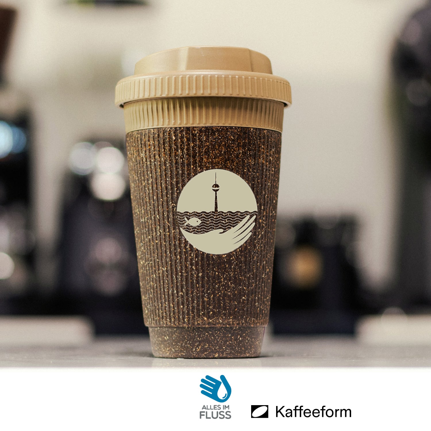 ALLES-IM-FLUSS-Kaffeeform-Spree-Edition_Front-nah-Logos